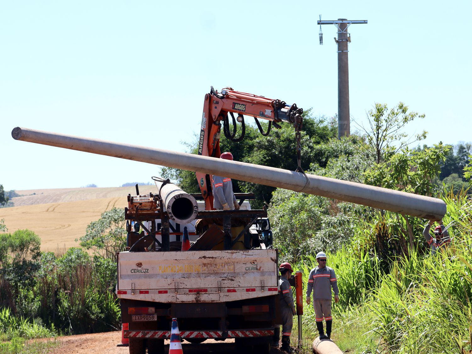 CERILUZ ENTRA NA SEGUNDA FASE DE OBRA DE RECONDUTORAMENTO DE REDE EM CATUÍPE